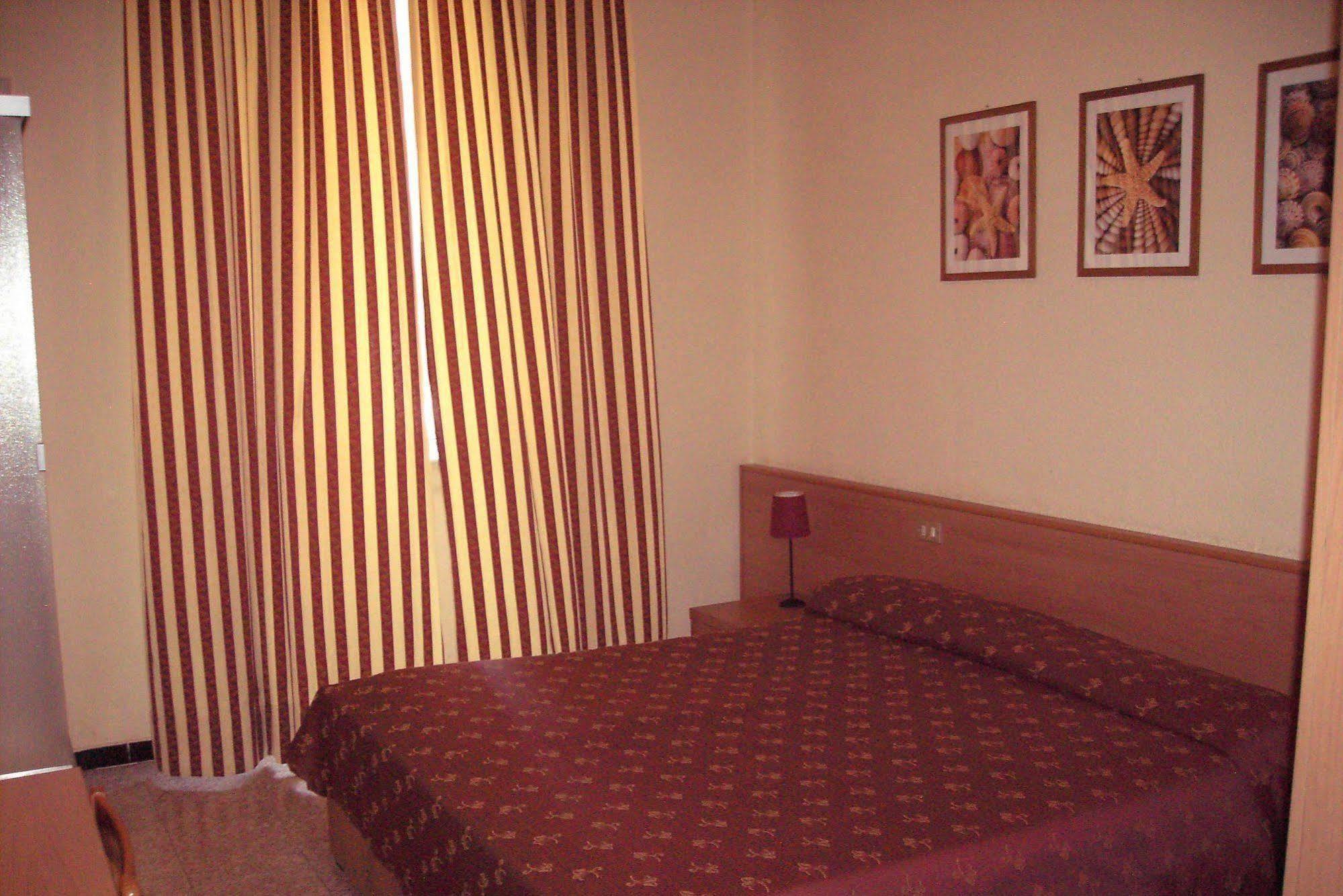 Hotel Edy Milão Exterior foto